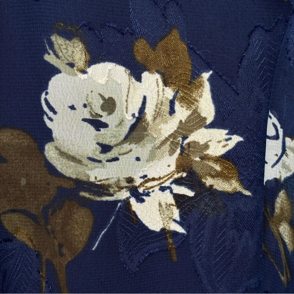 Talbots Floral Sleeveless Top Women’s Medium Tie Neck Navy Blue Blouse Office - Picture 4 of 10